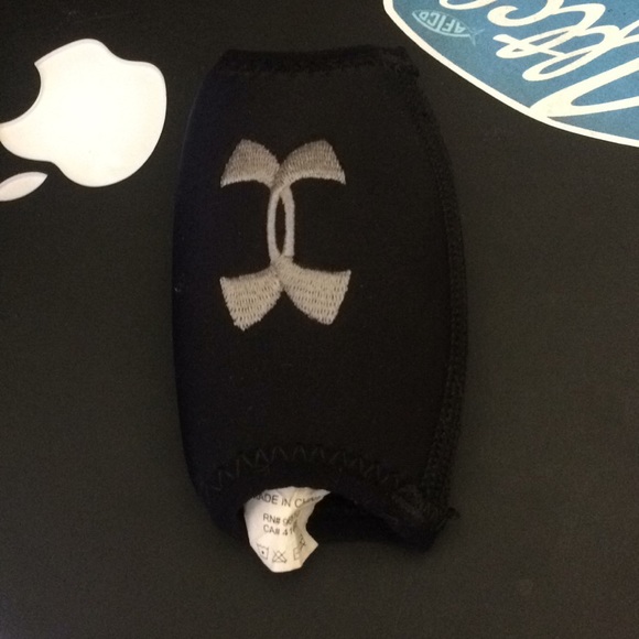 Under armor football helmet chin cover black - Picture 3 of 4